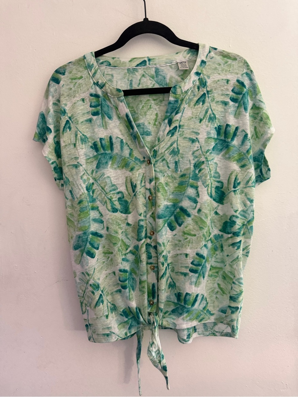 Tommy Bahama Green & Teal Leaf Button-Front Tie Top